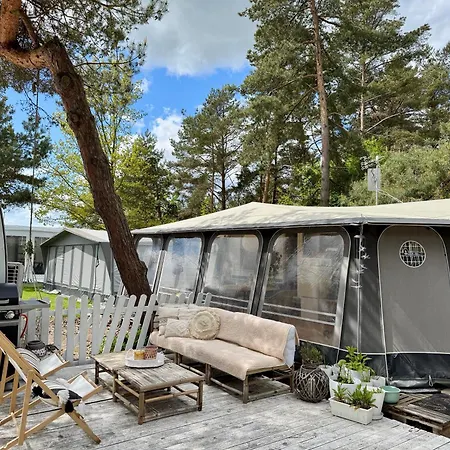 Camping Mary - Przyczepa Z Przedsionkiem I Tarasem Chałupy