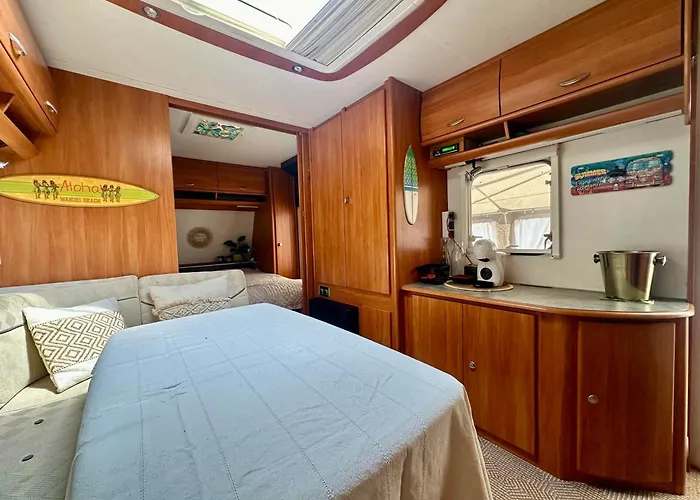 Mary - Duza Przyczepa Z Przedsionkiem *