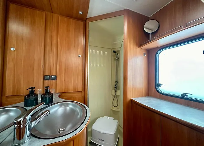 Mary - Duza Przyczepa Z Przedsionkiem