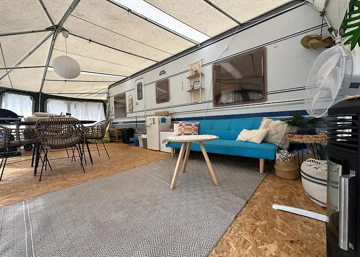 Mary - Duza Przyczepa Z Przedsionkiem